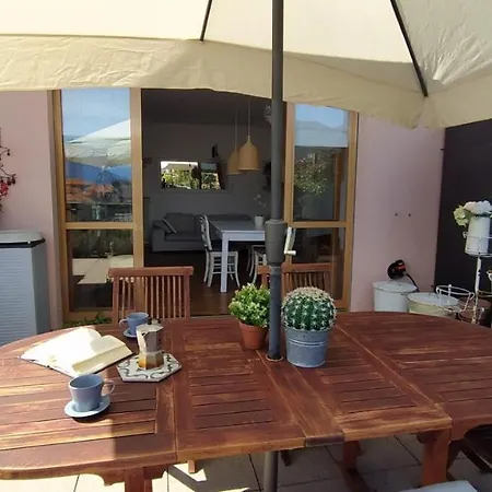 Nyaraló La Terrazza Di Dora *
